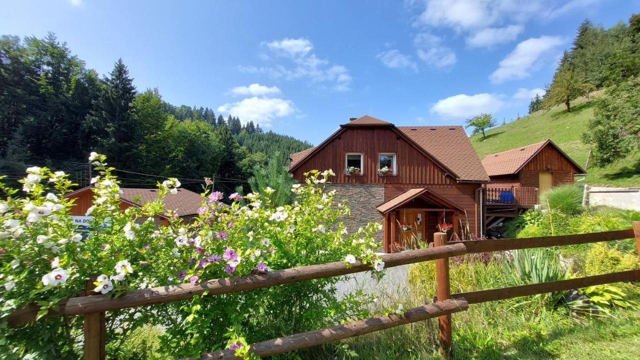 Hotel U Veselé lišky Hutisko Exterior foto