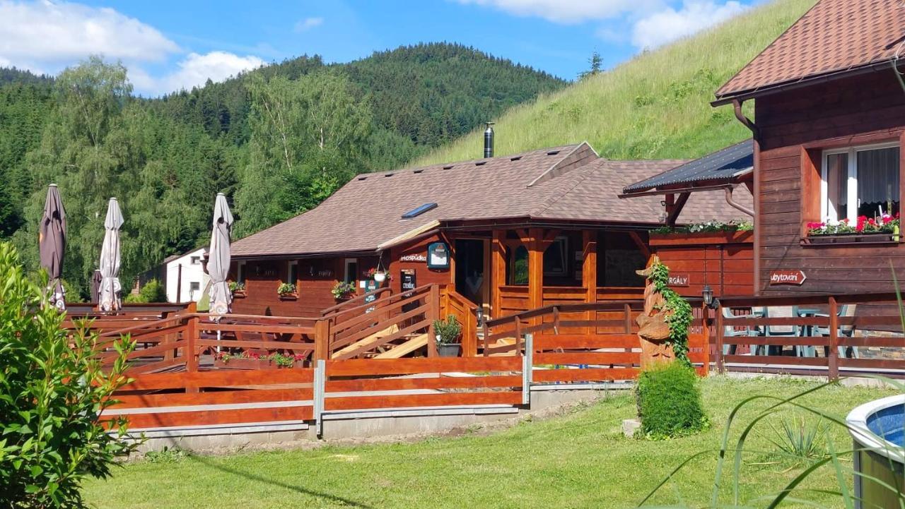 Hotel U Veselé lišky Hutisko Exterior foto