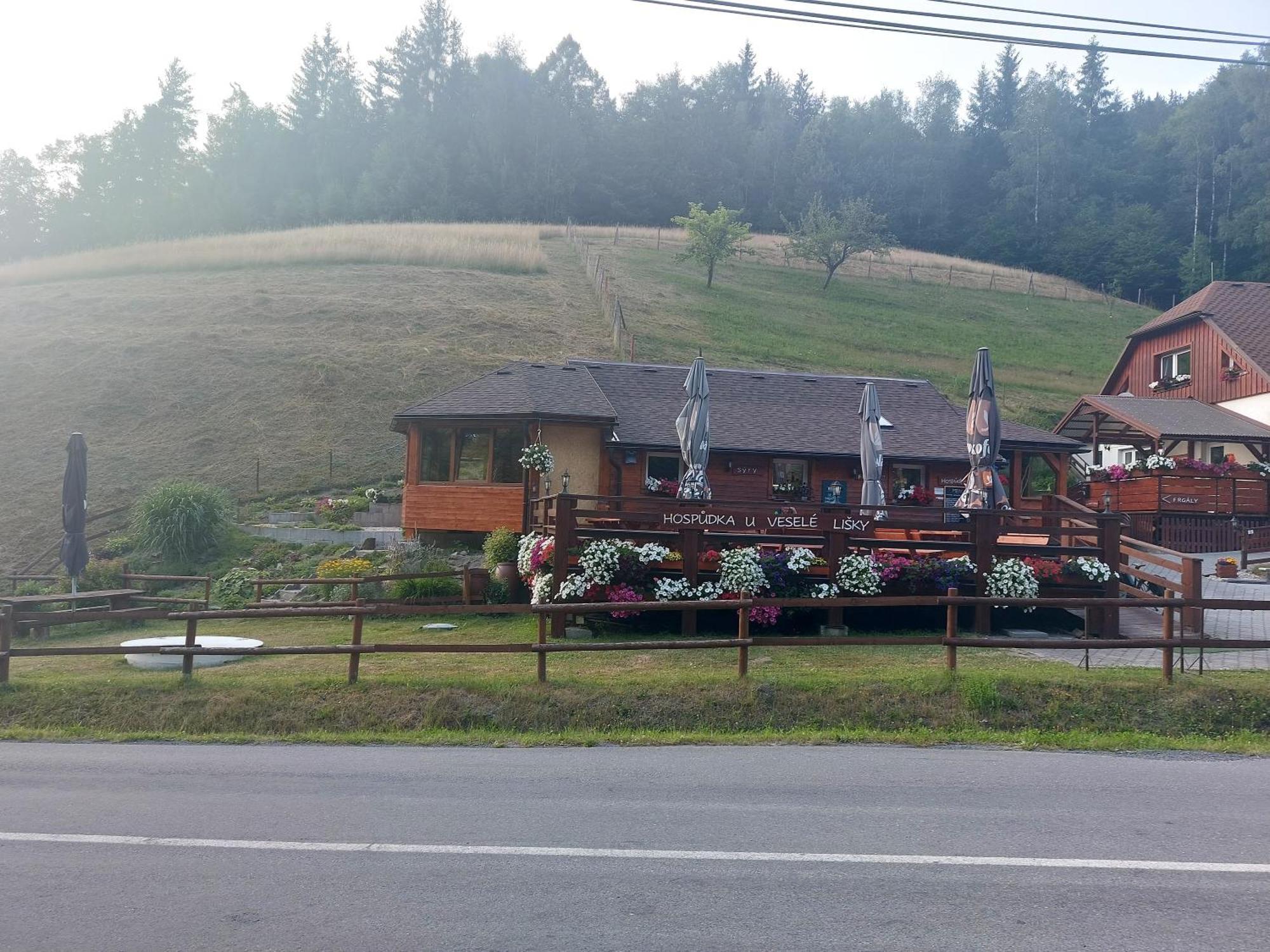 Hotel U Veselé lišky Hutisko Exterior foto