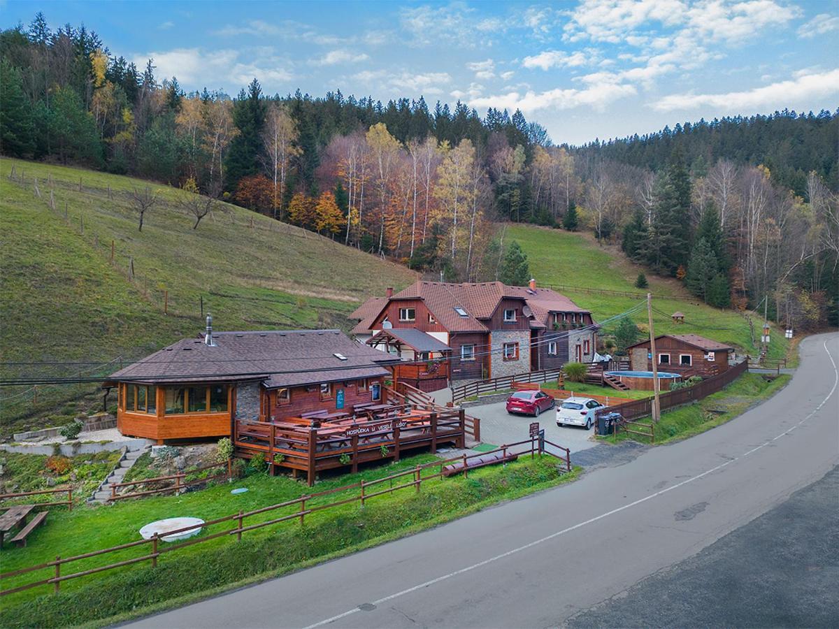 Hotel U Veselé lišky Hutisko Exterior foto